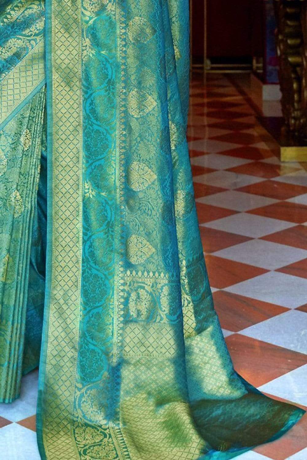 pine green handcrafted kanjivaram saree 3