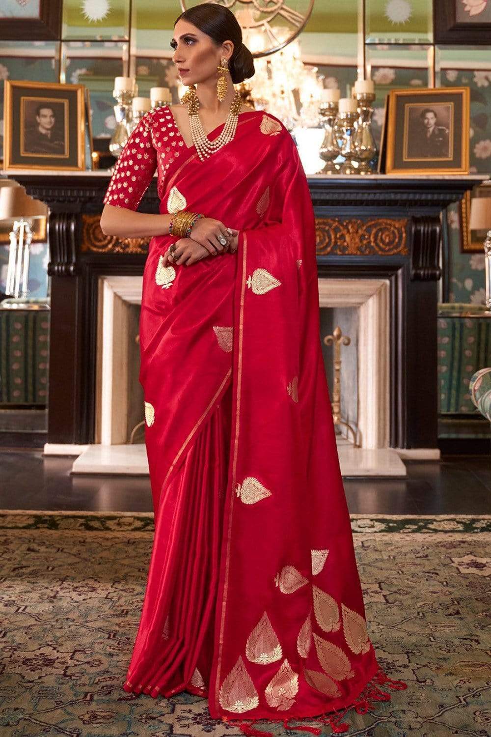 crimson red zari butta woven banarasi saree 3