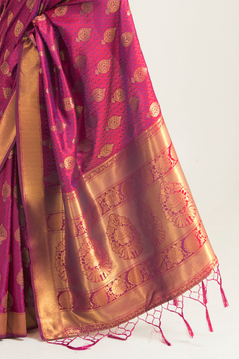 berry purple zari butta banarasi saree 2