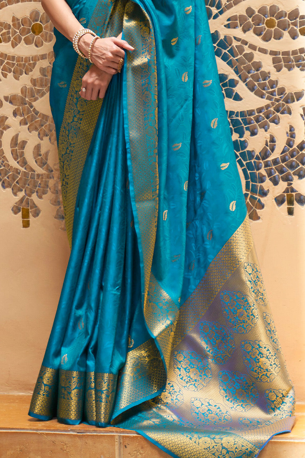 azure blue kanjivaram saree 1 3