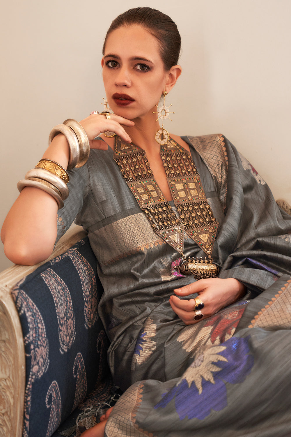 anchor grey silk saree 1 3