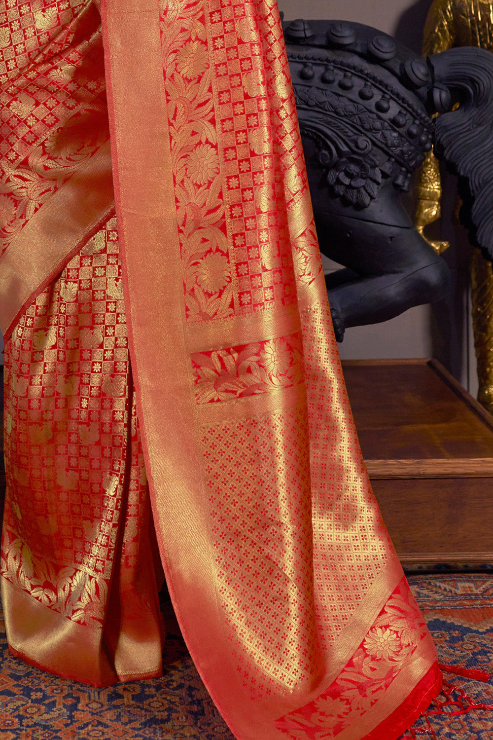 crimson red kanjivaram saree 1 3
