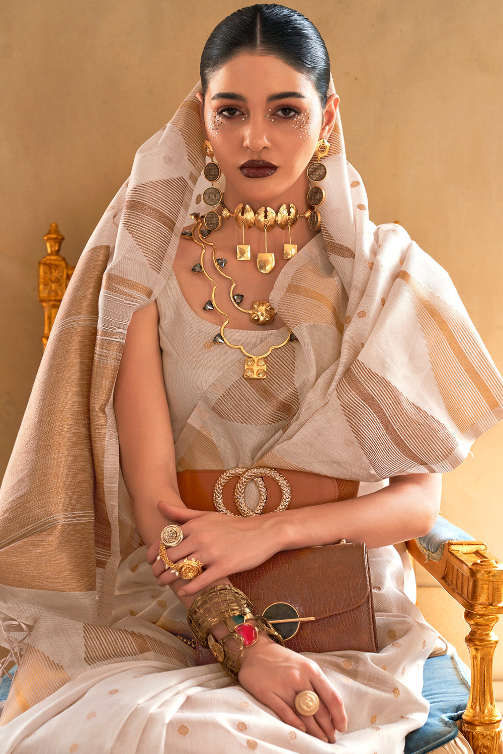 daisy white silk saree 4