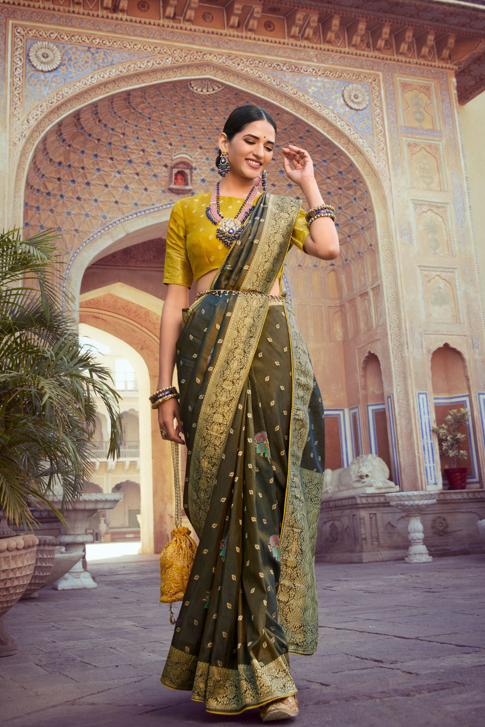 mehndi green soft silk saree 4